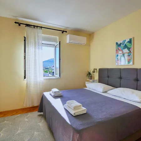 Ana 10 Min. Hoda Od Centra Trogira شقة