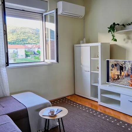 Ana 10 Min. Hoda Od Centra Trogira Apartment