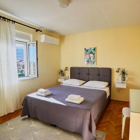 Appartement Ana 10 Min. Hoda Od Centra Trogira