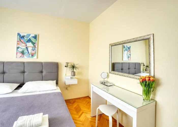 Ana 10 Min. Hoda Od Centra Trogira