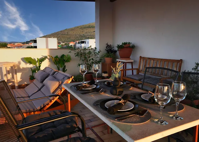 Ana 10 Min. Hoda Od Centra Trogira Apartment