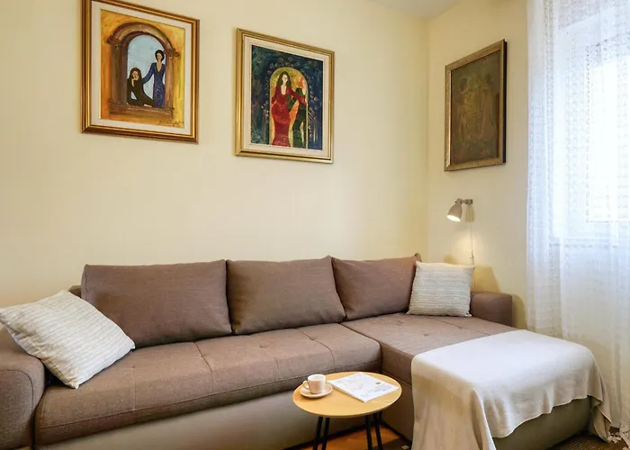 Ana 10 Min. Hoda Od Centra Trogira Apartment *